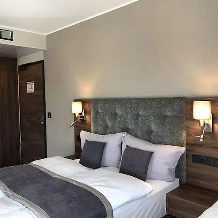 Intergroup Business & Design Ingolstadt Szálloda 4*